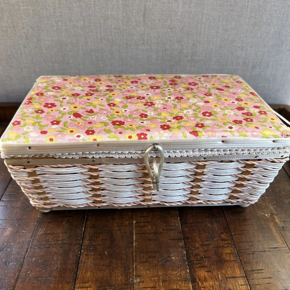 Vintage Singer Sewing Basket Rectangular Woven Wicker‎ Box w/ Handles